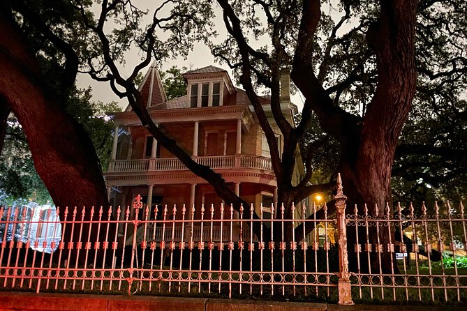 Austin's Famous Ghosts Smartphone Guided Audio App Walking Tour - Explore Austin’s Haunted Past with a Smartphone Audio Tour