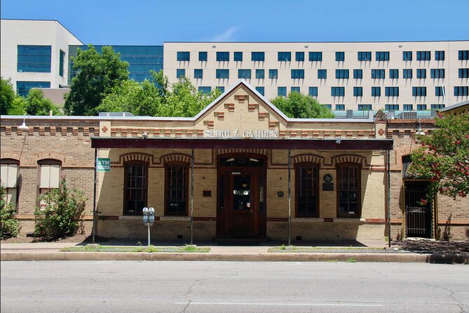 Austins Haunted Ghost and Murder Tour - The Iconic Driskill Hotel: Austin’s Haunted Landmark