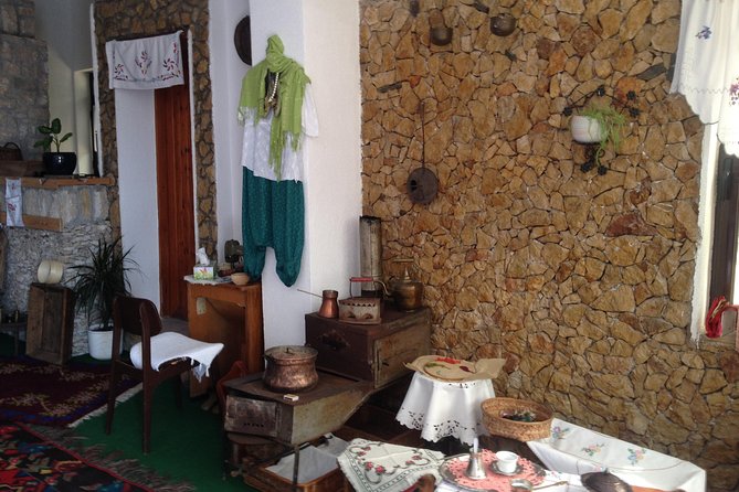 Authentic Antique Museum Home - Practical Details: Booking, Timing, and Accessibility