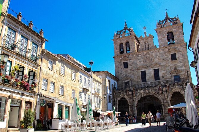 Authentic Braga & Guimarães: Small Historical Group Tour - Exploring Guimarães’ Historic Squares and Landmark Monuments