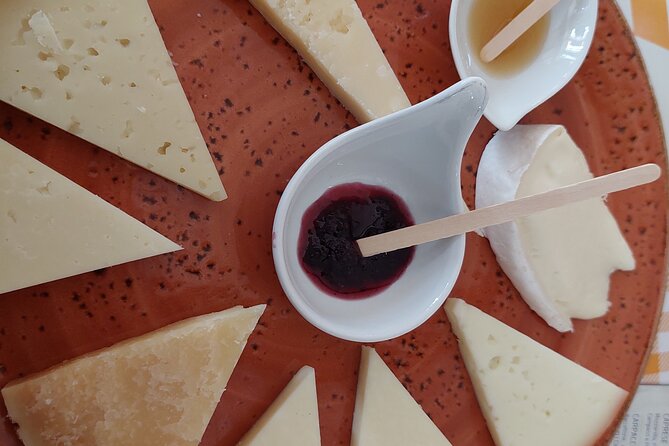 Authentic Full dinner & Wine Experience with a Sommelier in Pisa - The Wines and Food: A Focus on Authenticity