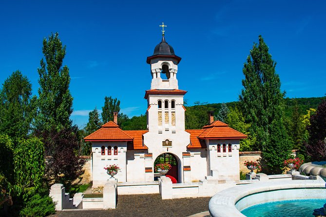 Authentic Moldova - Excursion to Orhei Vechi - How the Tour Balances Scenic Views and Cultural Heritage