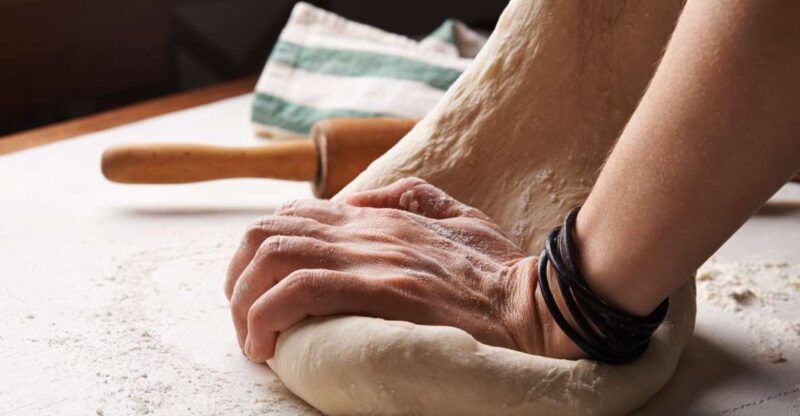 Authentic Neapolitan Pizza Lesson - Making Your Own Pizza from Scratch