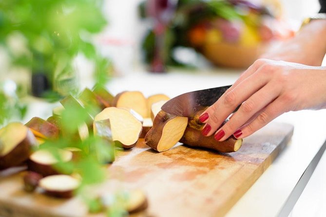 Authentic Portuguese Cooking Class and Dinner in a Lisbon Home - Logistics and Practical Tips