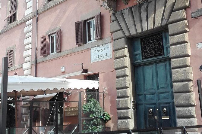 Authentic Roman shopping and fashion experience - The Artistic and Cultural Significance of the Stops