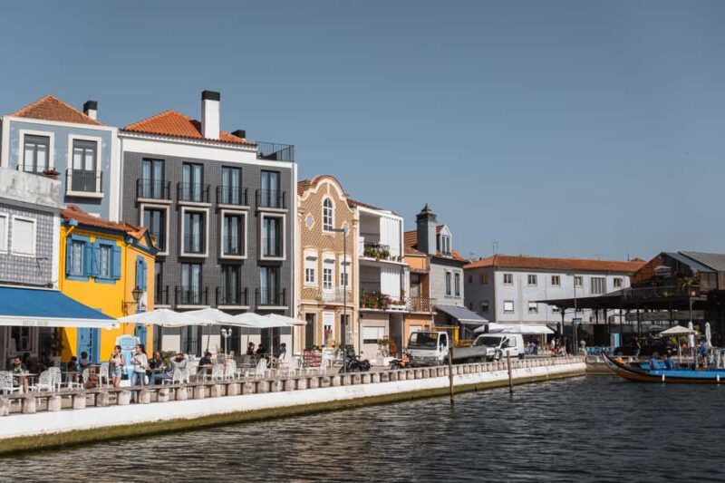 Aveiro: Private & Flexible Walking Tour in Historic Center - Crossing the São Roque Canal and Visiting Praça 14 de Julho