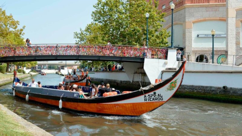 Aveiro: Traditional Moliceiro Boat Cruise - Key Points