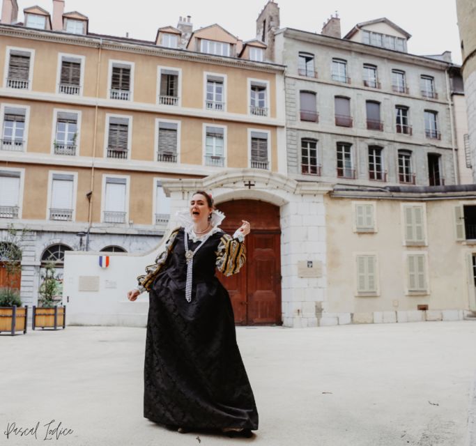 Avignon: Immersive Guided Tour of 1860 - Explore 1860s Avignon for Just $23