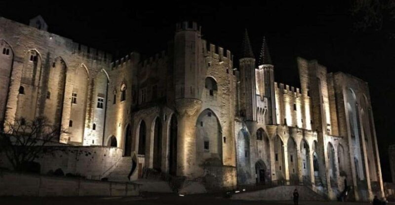 Avignon: La Noctambule du Pape Night Tour - The Palais des Papes — Nighttime Grandeur
