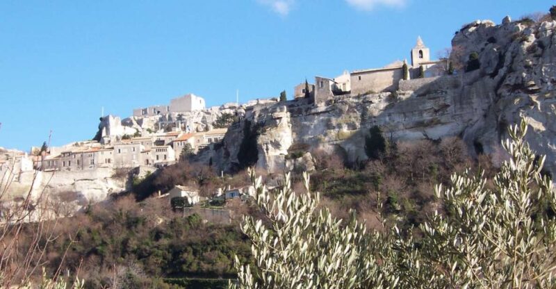 Avignon: Pont du Gard, Saint Remy and Les Baux Half-Day Tour - From Avignon to Saint-Rémy de Provence: A Short Walk Through a Charming Town