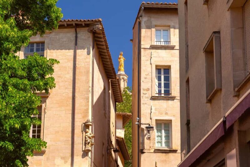 Avignon: Private 2-Hour Intro City Walk with Local Guide - Tasting a Traditional Local Specialty