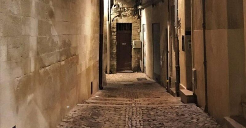 Avignon: The Night Amble Between Bourgeois and Christians - Discover Avignon’s Nighttime Secrets in a Small Group Tour
