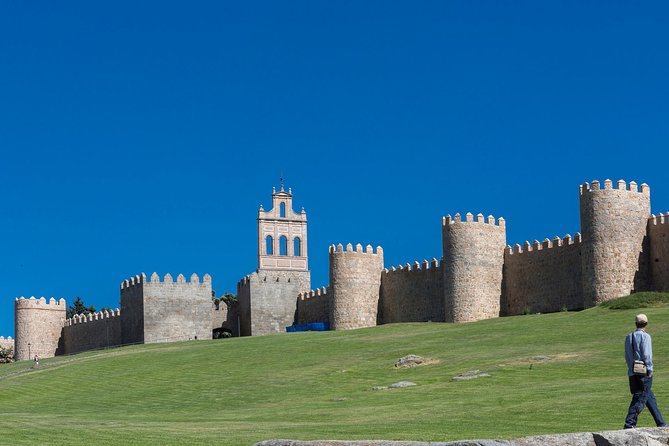 Avila with Walls & Segovia with Alcazar from Madrid - How the Tour Starts at Madrid’s Central Location