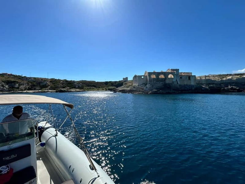 Avola: Private tour to Ortigia & Tonnara Santa Panagia - Marveling at Maniace Castle from the Sea