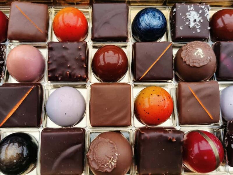 Award-Winning Geneva Chocolate and Old Town Tour with Boat - The Historic Chocolate Shop Loved by Famous Figures