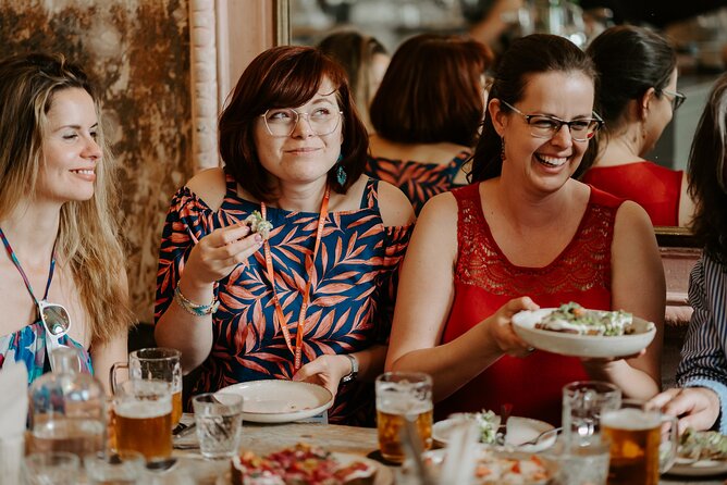 Award-Winning Prague Evening Old Town Food and Drink Tour - Pacing, Group Size, and Accessibility