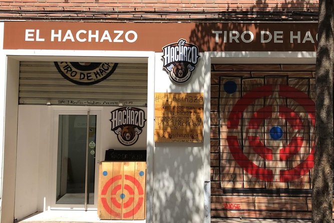 Ax Throw - 2h - PREMIUM - What the Premium Ax Throwing Experience Includes