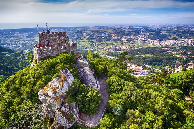 Azenhas do Mar, Palacio da Pena, Regaleira and Castelo dos Mouros. - Pena Palace: The Icon of Romantic Architecture and Scenic Park