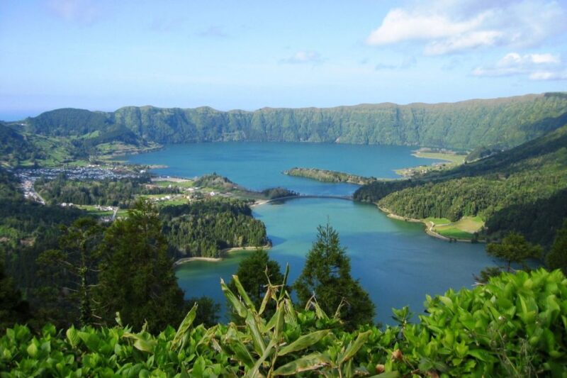 Azores: Sete Cidades Scenic Jeep Tour from Ponta Delgada - Accessibility and What to Bring