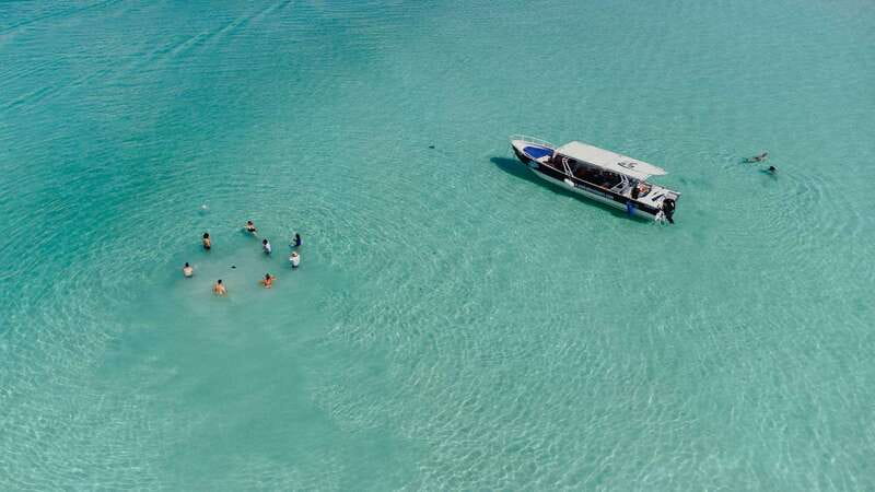 Bacalar Lagoon Sightseeing Boat Tour with Open Bar & Snack - Explore the Vibrant Waters of Bacalar Lagoon with an All-Inclusive Boat Tour