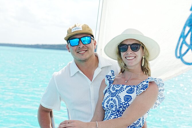 Bacalar Private Sailing Tour Open Bar with Pick Up - Key Points