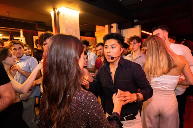 Bachata Class for International Students In Barcelona - Location and Meeting Point at La Previa Bar