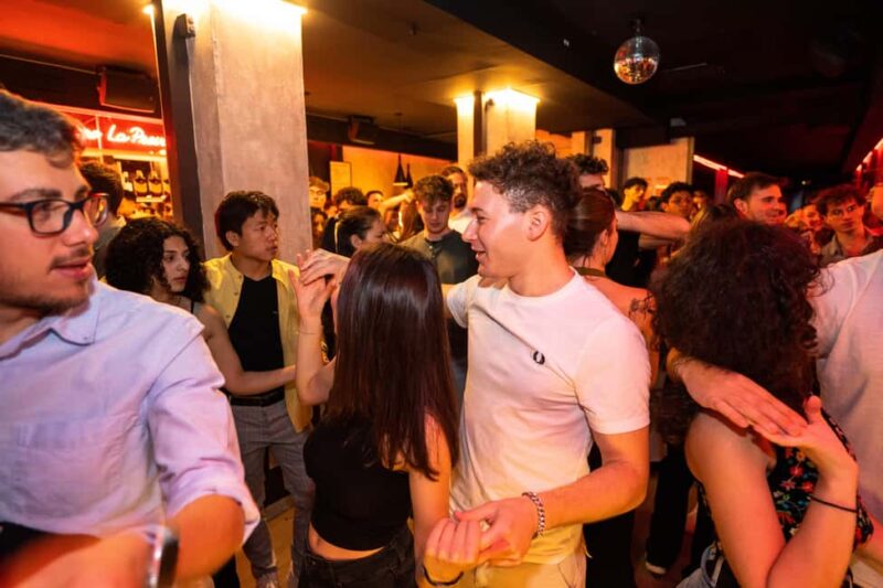 Bachata Class for International Students In Barcelona - Accessibility and Language of Instruction