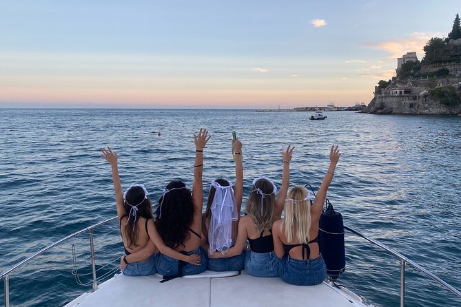 Bachelorette party, boat party in Salerno with aperitif and tapas - Pacing and Duration: Ideal for a Celebration