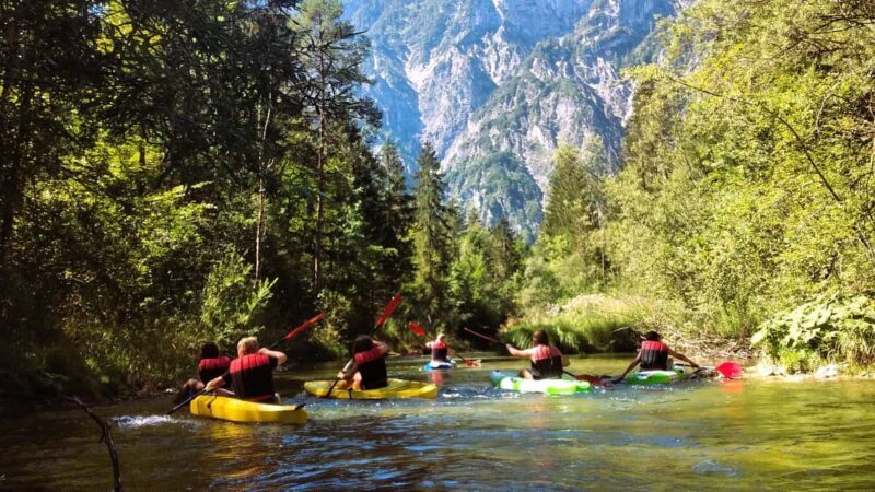 Bad Goisern: Kayak adventure on the Traun in the Salzkammergut - Starting Point and Equipment Setup at Ramsaustraße 4