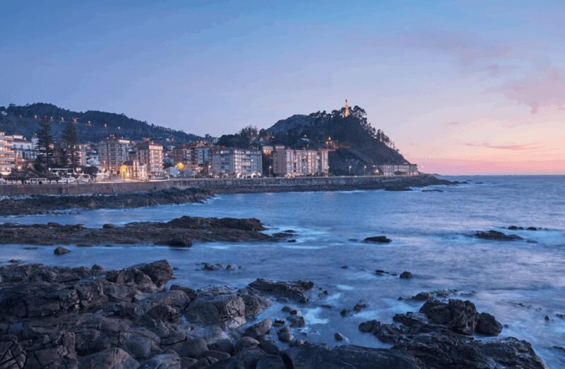 Baiona, Galicia: Walking Tour of Mysteries and Legends - Walking Along Baiona’s Seafront Promenade