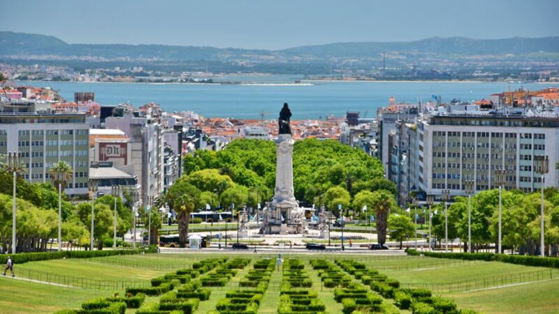 Bairro Explorations: Lisbon's Colorful Neighborhood Tour - Key Points