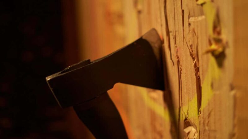 Bakersfield: Indoor Axe Throwing Experience - Key Points