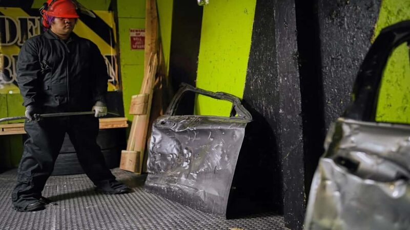 Bakersfield: Rage Room Experience - Safety Precautions and Participant Requirements