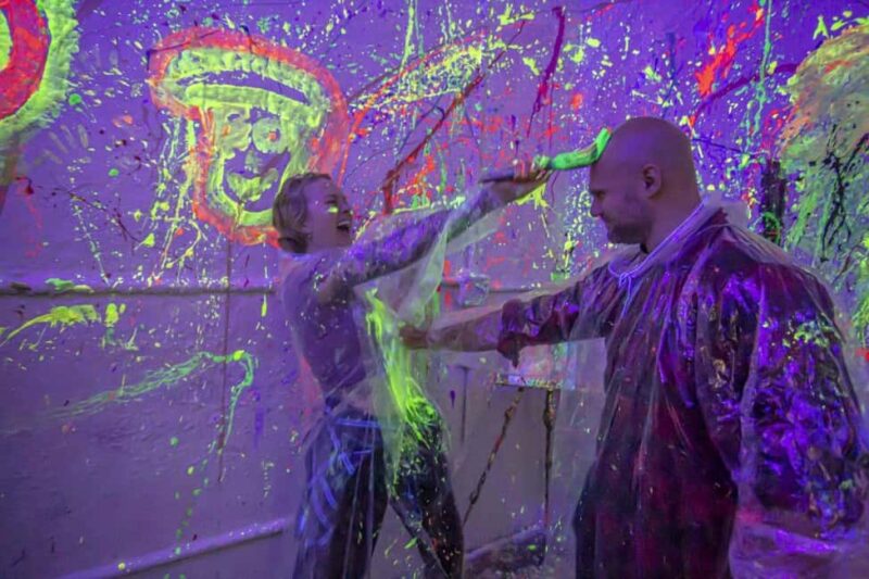 Bakersfield: Splatter Paint Room Experience - What Is Included in the Experience