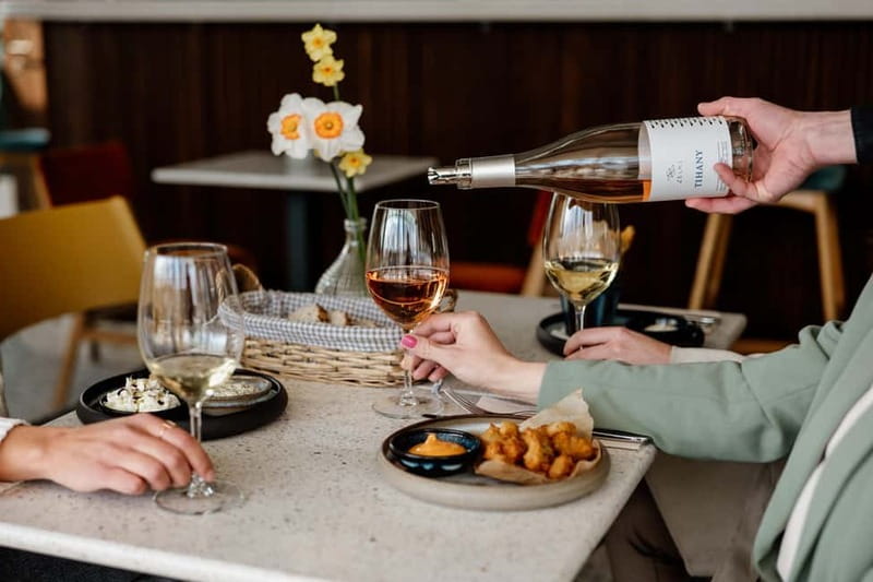 Balatonfüred: Zelna Wine Bistro Tasting Experience - Discover the Charm of Zelna Wine Bistro in Balatonfüred