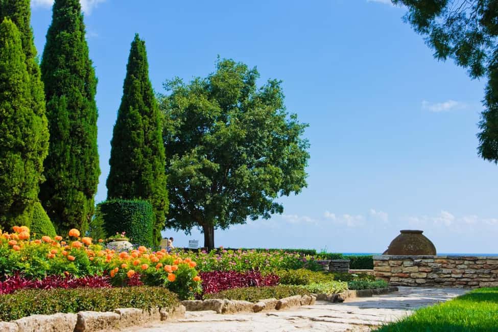Balchik: Balchik Palace, Botanical Garden & Cape Kaliakra - Explore the Charm of Balchik, Bulgaria: Palace, Gardens, and Legends
