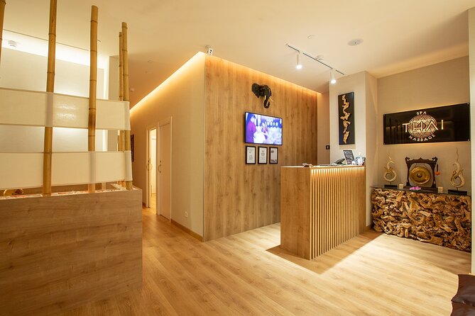 Balinese massage with essential oils 60 min at THAI MASSAGE ALURA - The Location of THAI MASSAGE ALURA in Barcelona’s Les Corts Neighborhood