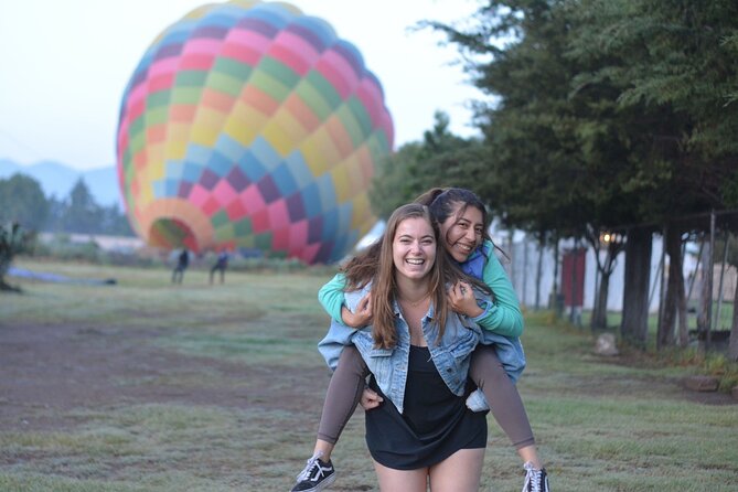 Balloon Flight + Breakfast in a cave + Pick up CDMX + Pyramids - Meeting Point and Logistics for the Tour