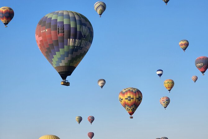 Balloon flight + CDMX pickup + Buffet Breakfast - Visiting Teotihuacán Pyramids and Archaeology Site