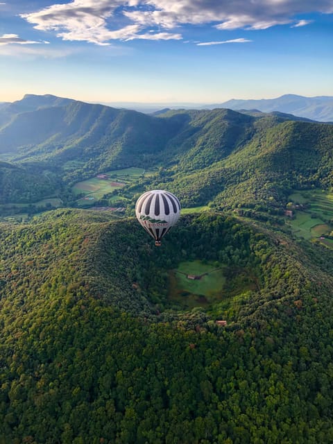 Balloon flight in la Garrotxa with transfer from Barcelona - The Flight Path Over La Garrotxa’s Volcanoes