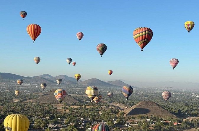 Balloon flight over Teotihuacan - The Experience of the Balloon Flight: Breathtaking Views and Safety