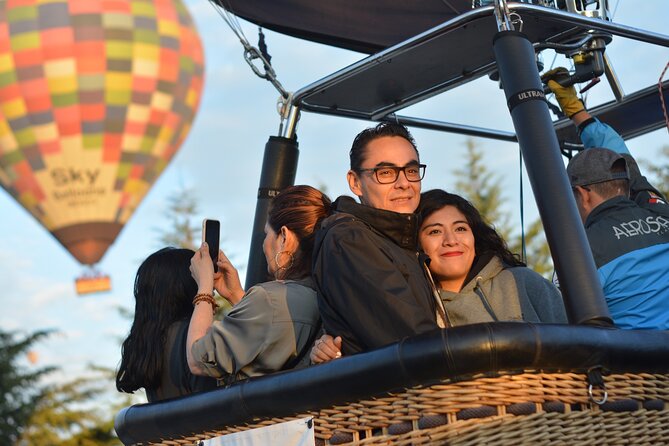 Balloon Flight over Teotihuacan with Breakfast and Pyramids Tour - Practical Logistics: Pick-up, Travel, and Group Size