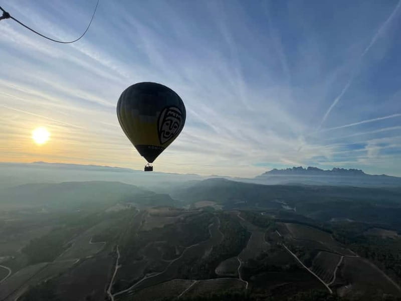Balloon flight: panoramic view of Montserrat and Transport from Barcelona - Celebratory Toast and Snack at the Landing Site
