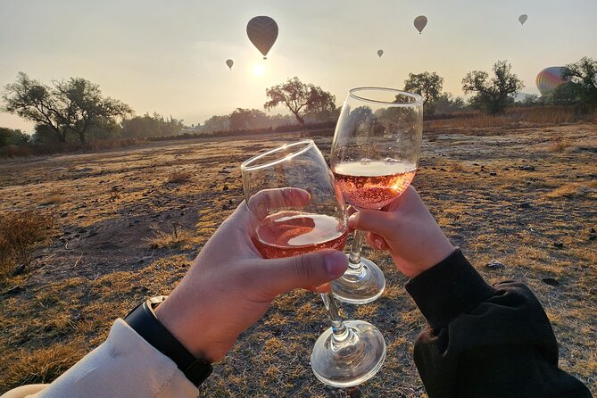 Balloon flight + Transportation + Breakfast in Cave or buffet + Pyramids - Discover the Unique Combo of Balloon Flight, Cultural Tour, and Culinary Delights in Mexico City