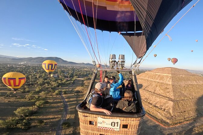 Balloon flight with breakfast in Cave and Pyramids from CDMX - The Pyramids and Archaeological Site Visit
