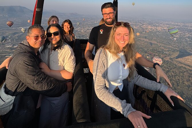 Balloon Flight with Pick Up on CDMX + Breakfast + Pyramids - Cultural Workshops and Liquor Tasting at Tlalocan