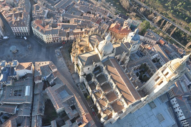 Balloon Ride Over Segovia or Toledo with Optional Transport from Madrid - The Experience Provider: GLOBOS BOREAL BALLOON RIDES