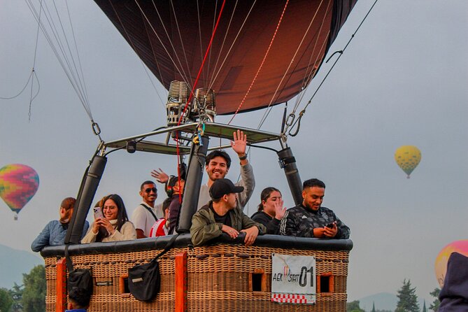 Balloon Ride with Breakfast in Cave from CDMX - Key Points