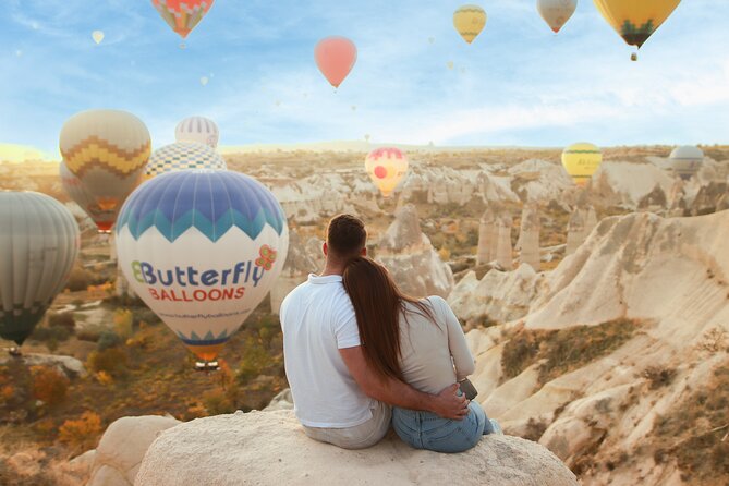 Balloons watching Tour w/ PickUp, Breakfast & Photographer - Capture Cappadocia’s Balloon Spectacle: A Sunrise Tour with Pickup, Breakfast, and Photography