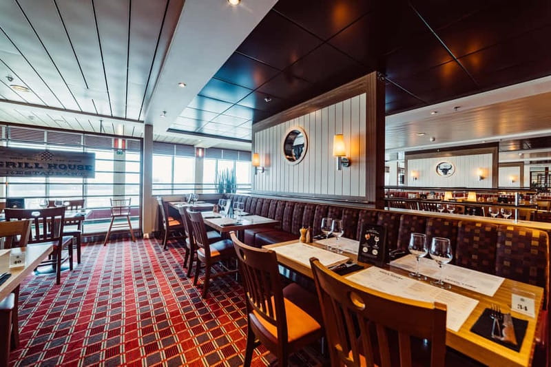 Baltic Sea Round Trip: Tallinn-Stockholm-Tallinn Mini-Cruise - Onboard Entertainment and Services